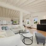 度假居 Beachfront With Private Terrace, Garden, Bbq, And Garage In *