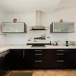 Beachfront With Private Terrace, Garden, Bbq, And Garage In * 马尔韦利亚