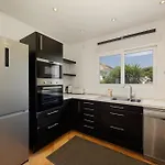 Beachfront With Private Terrace, Garden, Bbq, And Garage In 度假居 马尔韦利亚